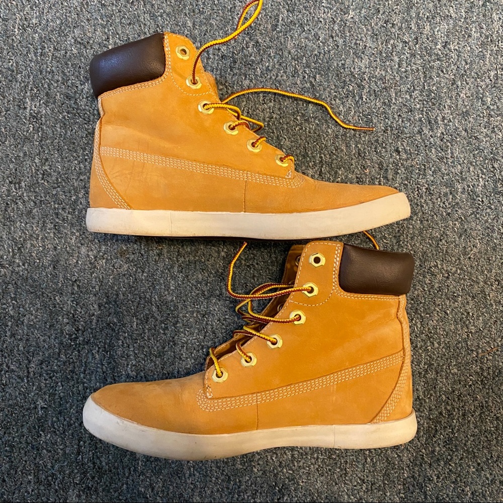 Timberland Classic Ankle Boots Size 8 Tan Suede Leather Lace Up Flat Bottom